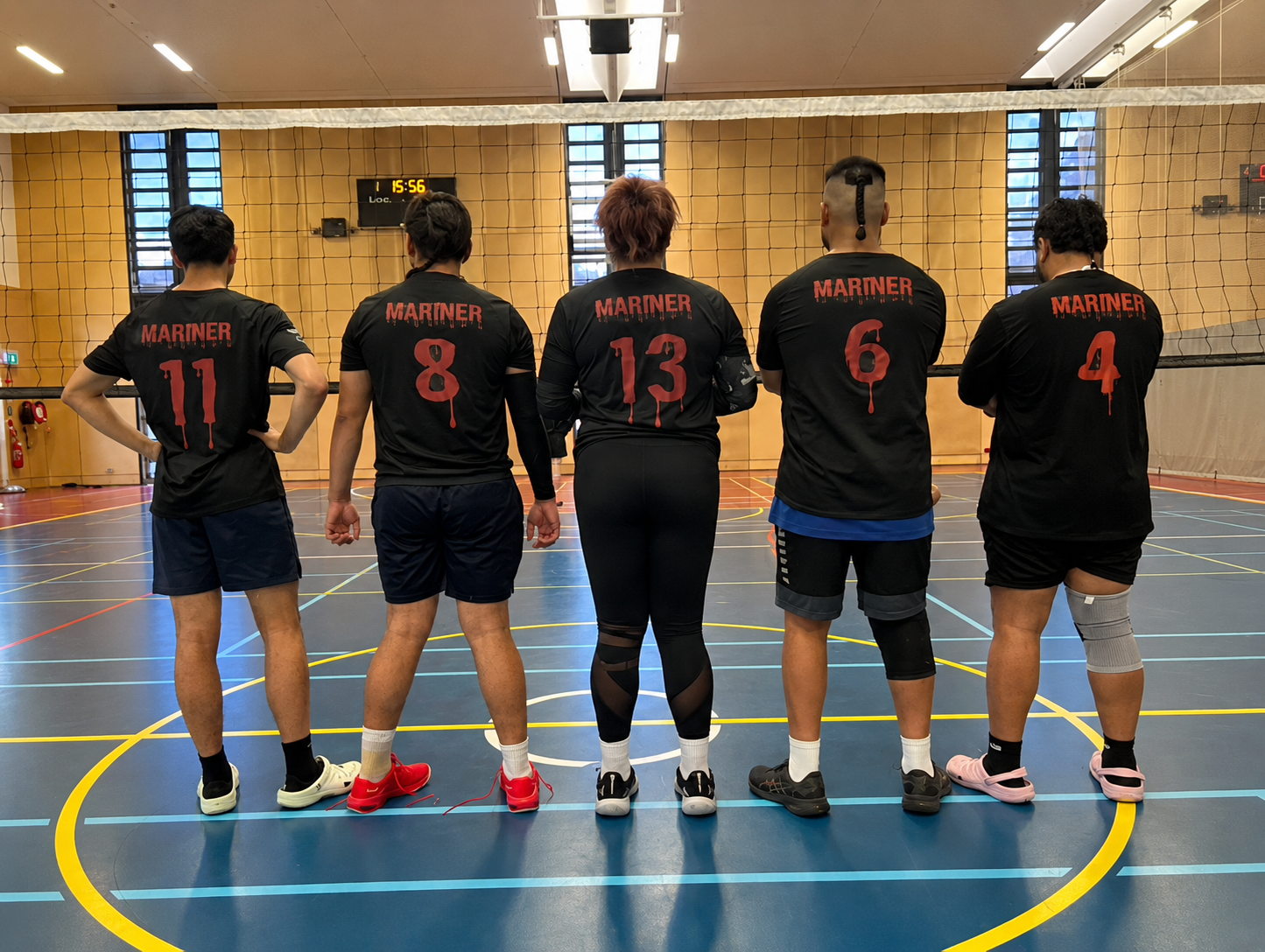 Mariner team wearing customised jerseys
